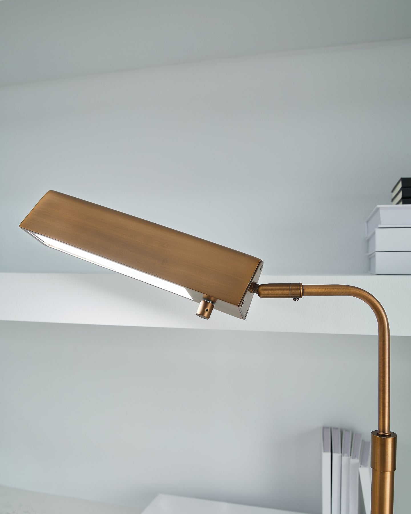 Yafe Metal Desk Lamp (1/CN)